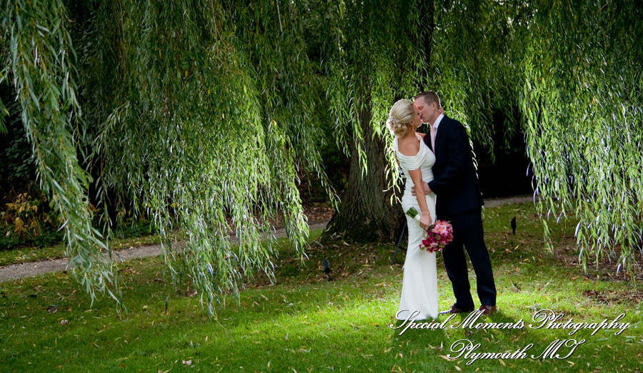 Amanda & Greg at Edsel & Eleanor Ford Gate House Grosse Pointe Shores MI wedding photography