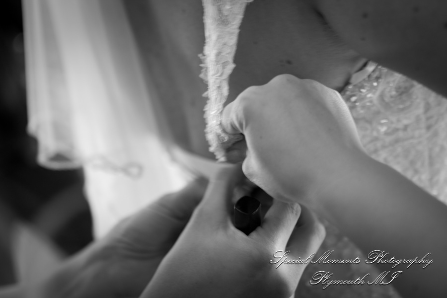 DoubleTree Suites by Hilton Hotel Detroit MI Wedding photograph