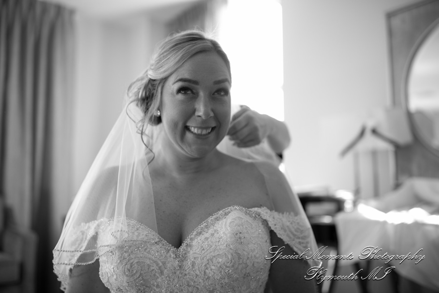 DoubleTree Suites by Hilton Hotel Detroit MI Wedding photograph