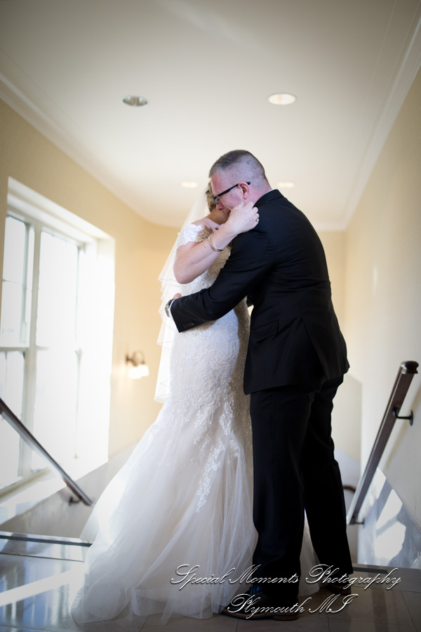 DoubleTree Suites by Hilton Hotel Detroit MI Wedding photograph