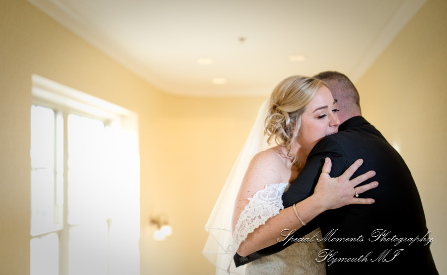 DoubleTree Suites by Hilton Hotel Detroit MI Wedding photograph