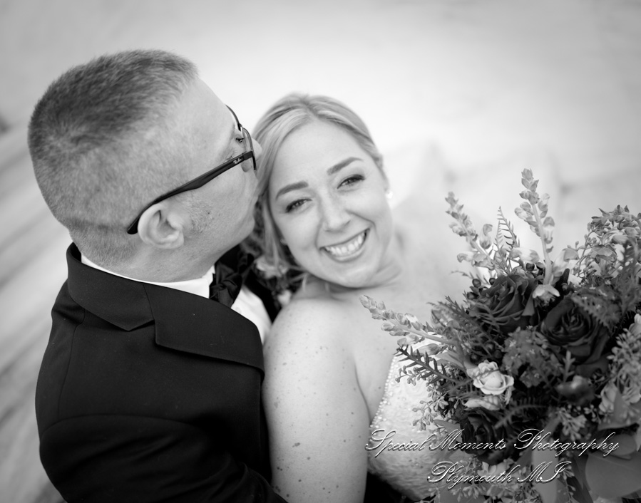 Detroit Institute of Arts MI wedding photograph