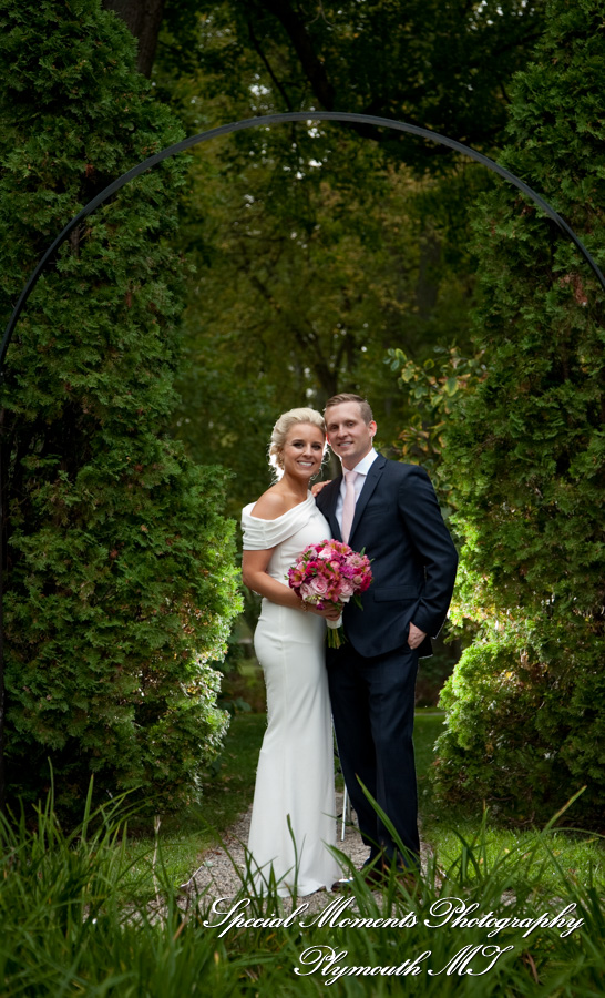 Amanda & Greg at Edsel & Eleanor Ford Gate House Grosse Pointe Shores MI wedding photography