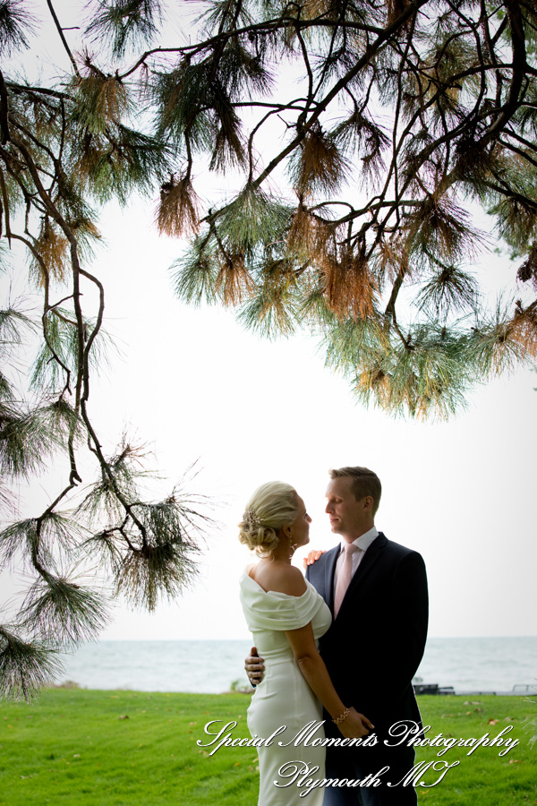 Amanda & Greg at Edsel & Eleanor Ford Gate House Grosse Pointe Shores MI wedding photography