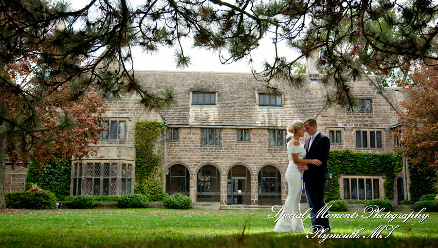 Amanda & Greg at Edsel & Eleanor Ford Gate House Grosse Pointe Shores MI wedding photography