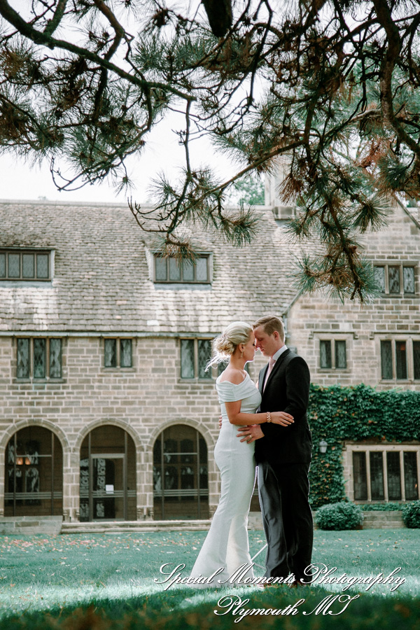 Amanda & Greg at Edsel & Eleanor Ford Gate House Grosse Pointe Shores MI wedding photography