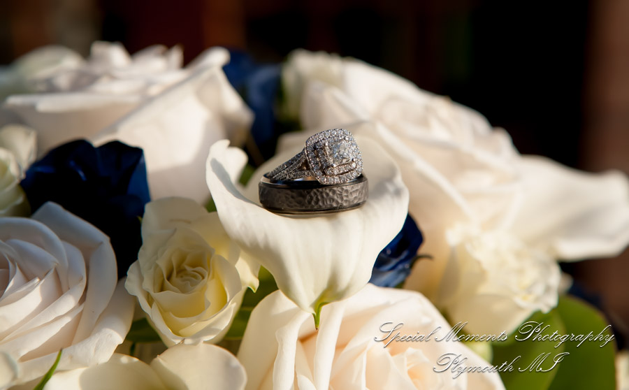 Janelle & Jay at Indianwood Golf & Country Club Lake Orion MI wedding photograph
