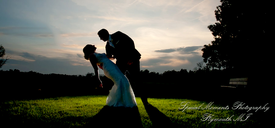 Janelle & Jay at Indianwood Golf & Country Club Lake Orion MI wedding photograph