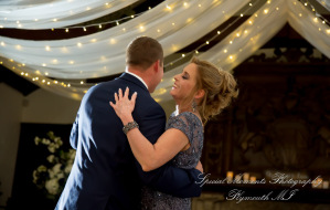 Janelle & Jay at Indianwood Golf & Country Club Lake Orion MI wedding photograph