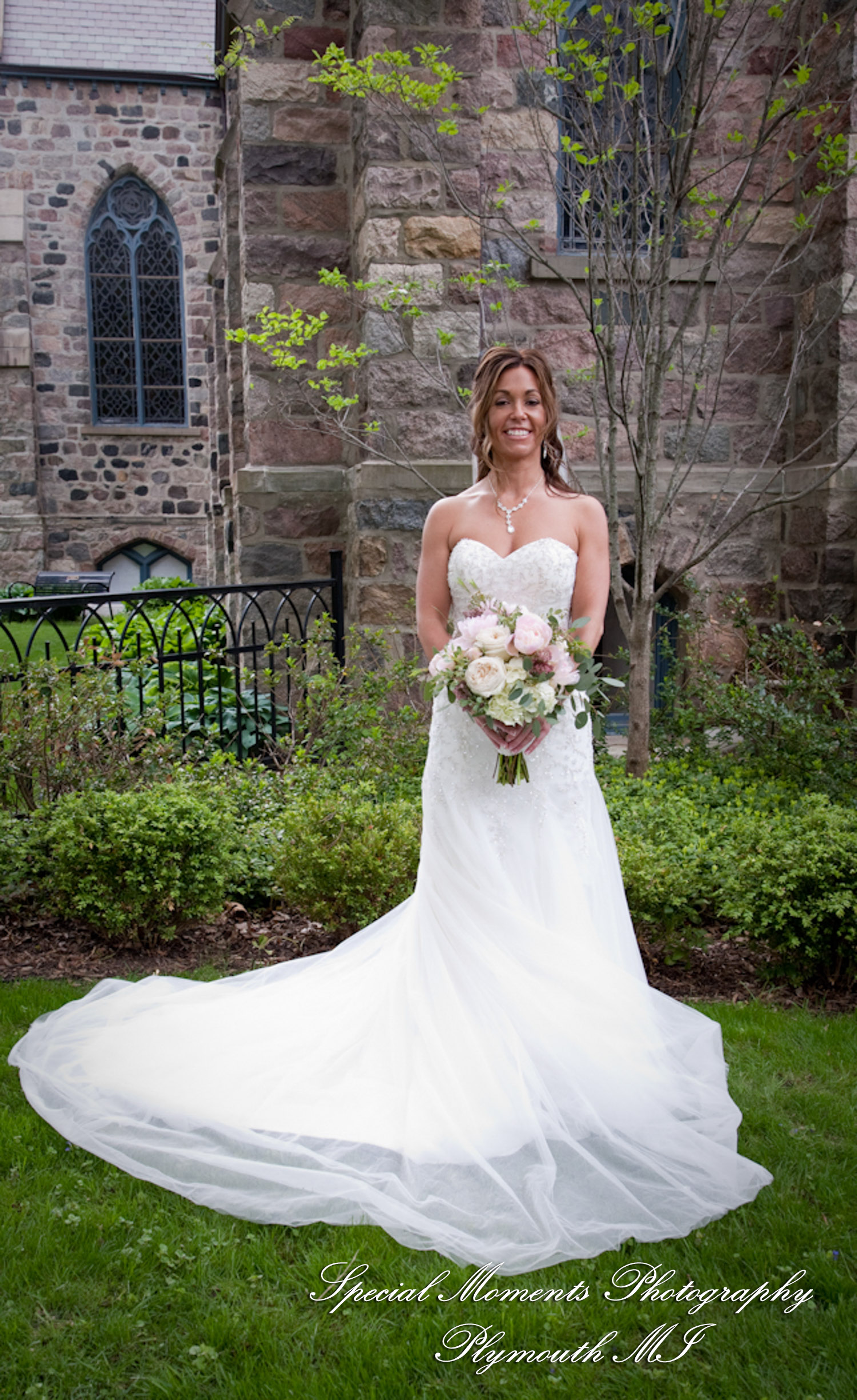 Elizabeth & Scott at First Congregational Church Ann Arbor MI wedding photography