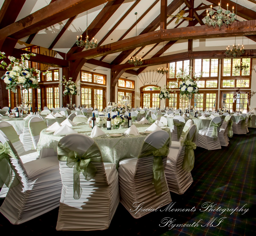 Janelle & Jay at Indianwood Golf & Country Club Lake Orion MI wedding photograph