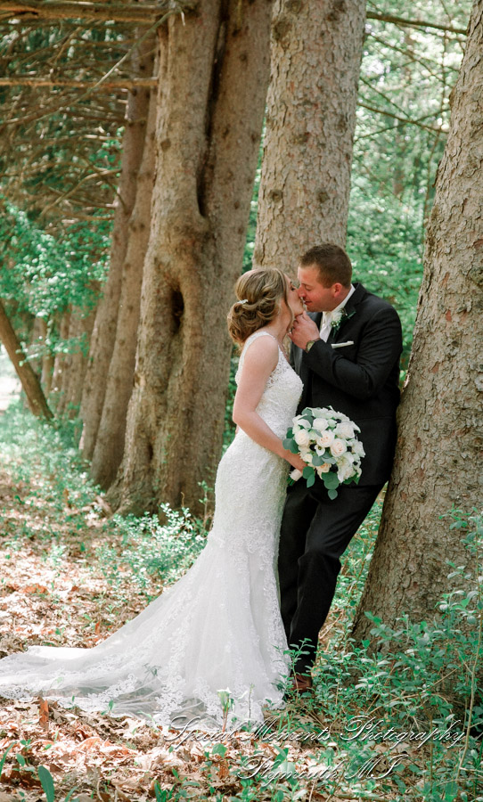 Janelle & Jay at Indianwood Golf & Country Club Lake Orion MI wedding photograph