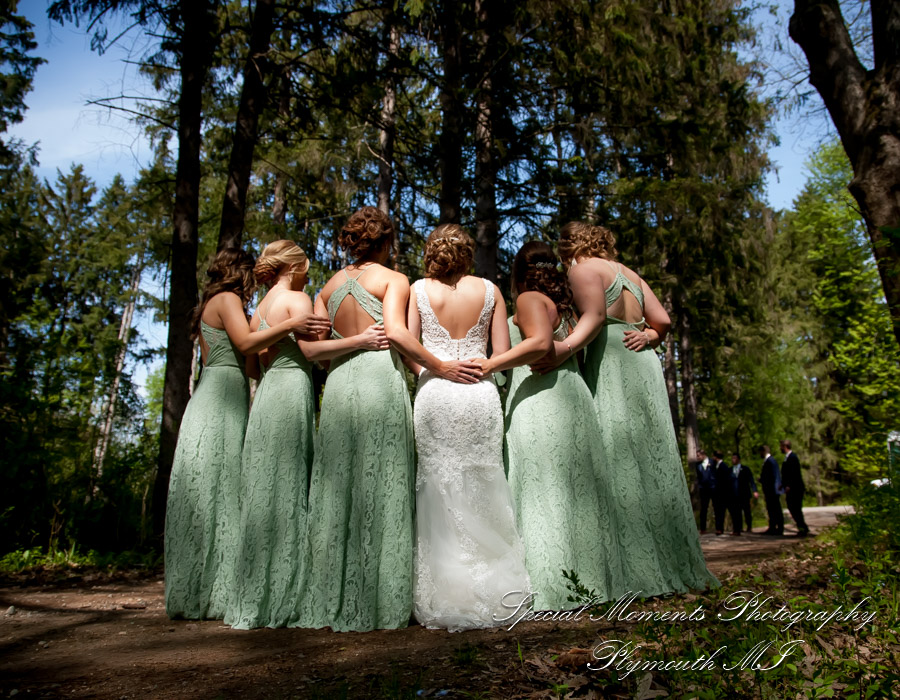 Janelle & Jay at Indianwood Golf & Country Club Lake Orion MI wedding photograph