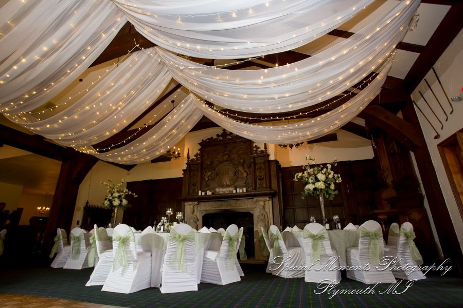 Janelle & Jay at Indianwood Golf & Country Club Lake Orion MI wedding photograph