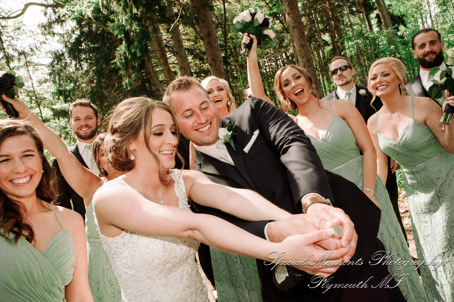 Janelle & Jay at Indianwood Golf & Country Club Lake Orion MI wedding photograph