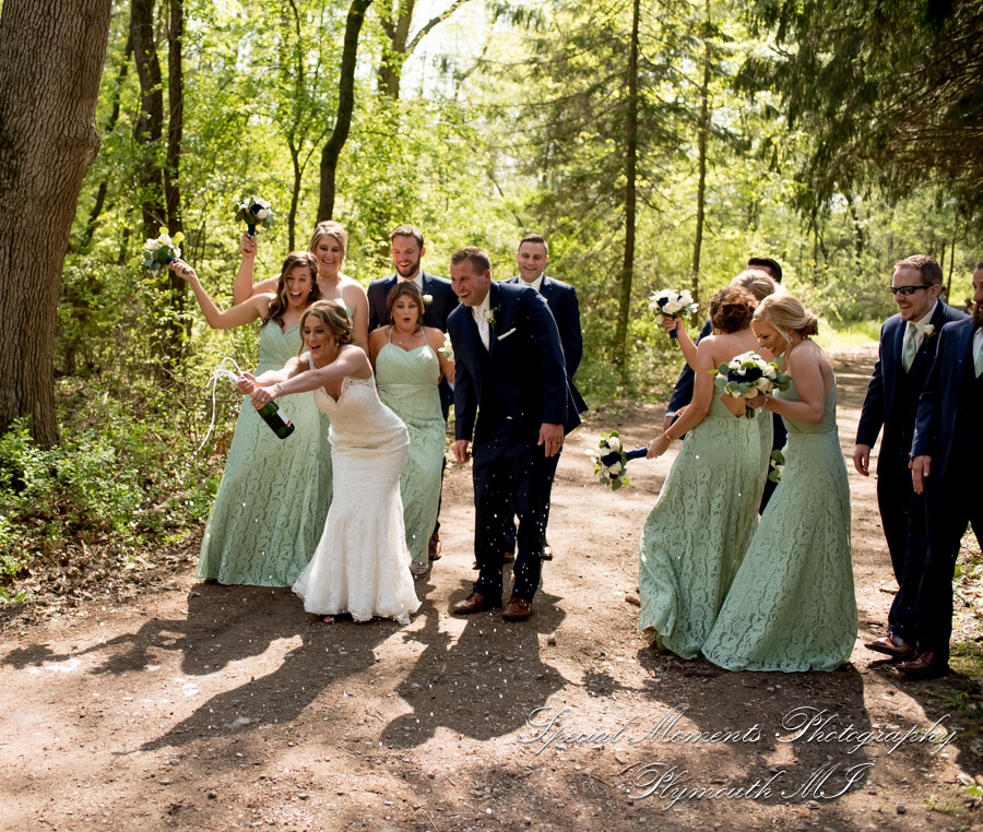 Janelle & Jay at Indianwood Golf & Country Club Lake Orion MI wedding photograph