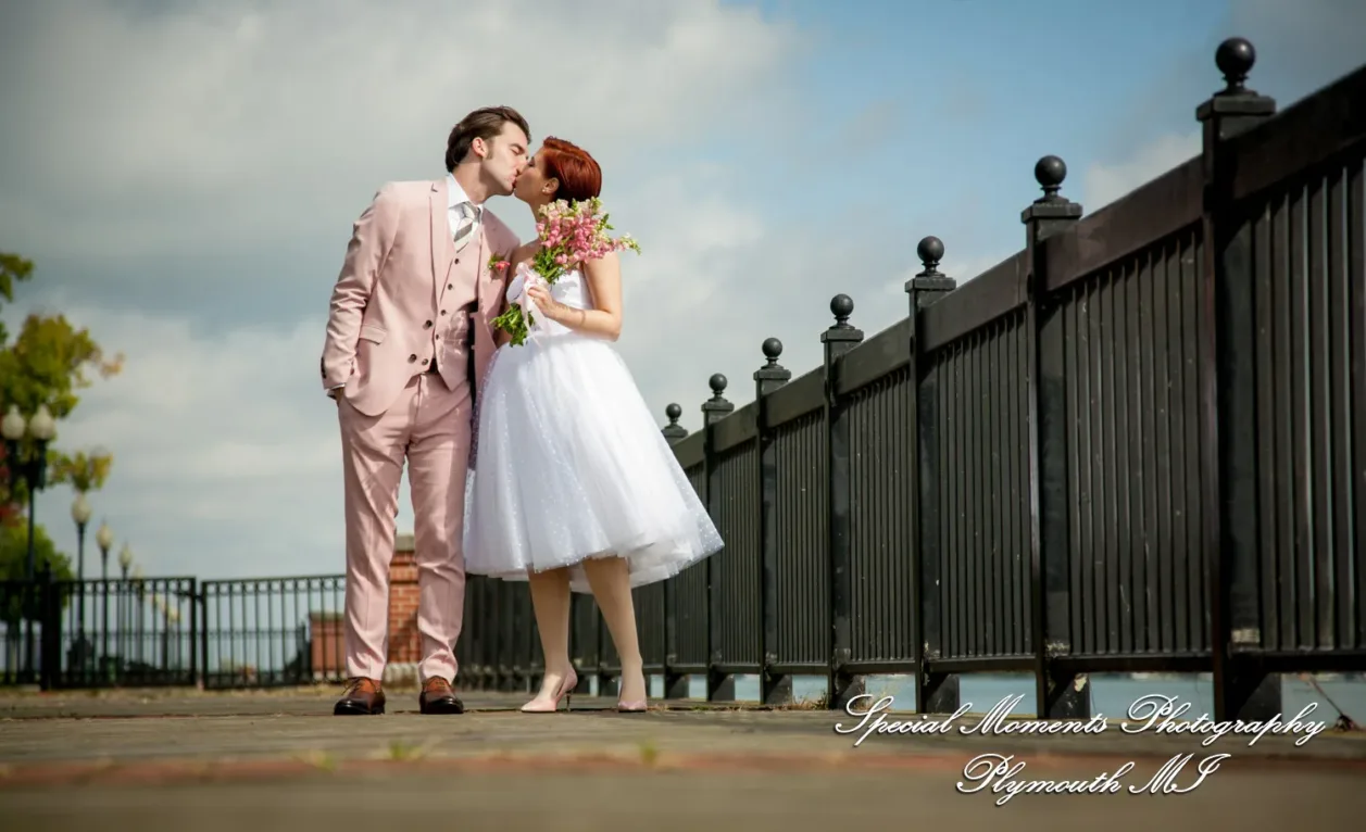 Chateau On The River Trenton MI wedding photograph