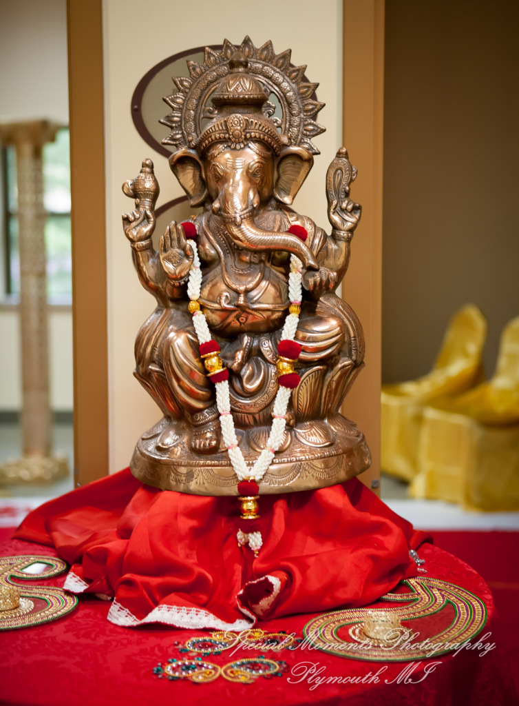 Laavanya & Varun at The Hindu Temple Canton MI wedding photography