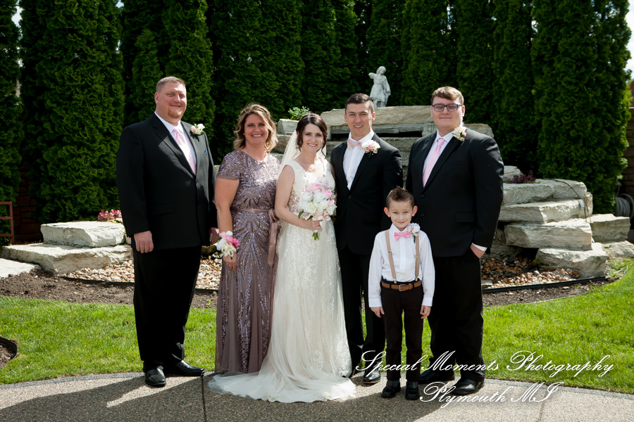 Reagan & Logan at Bentley Banquet Center Wyandotte MI wedding photography