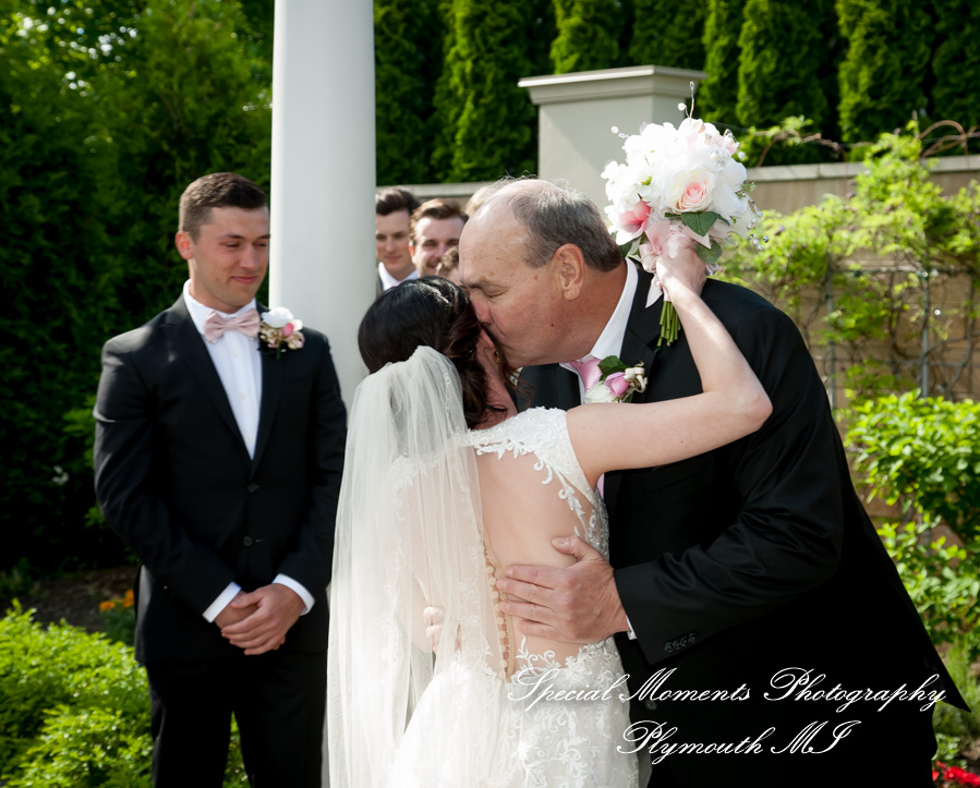 Reagan & Logan at Bentley Banquet Center Wyandotte MI wedding photography