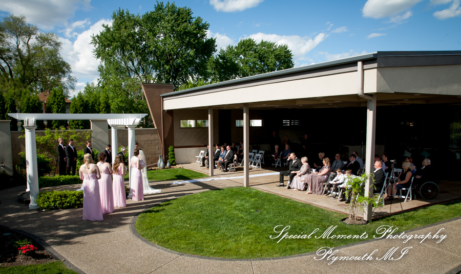 Reagan & Logan at Bentley Banquet Center Wyandotte MI wedding photography