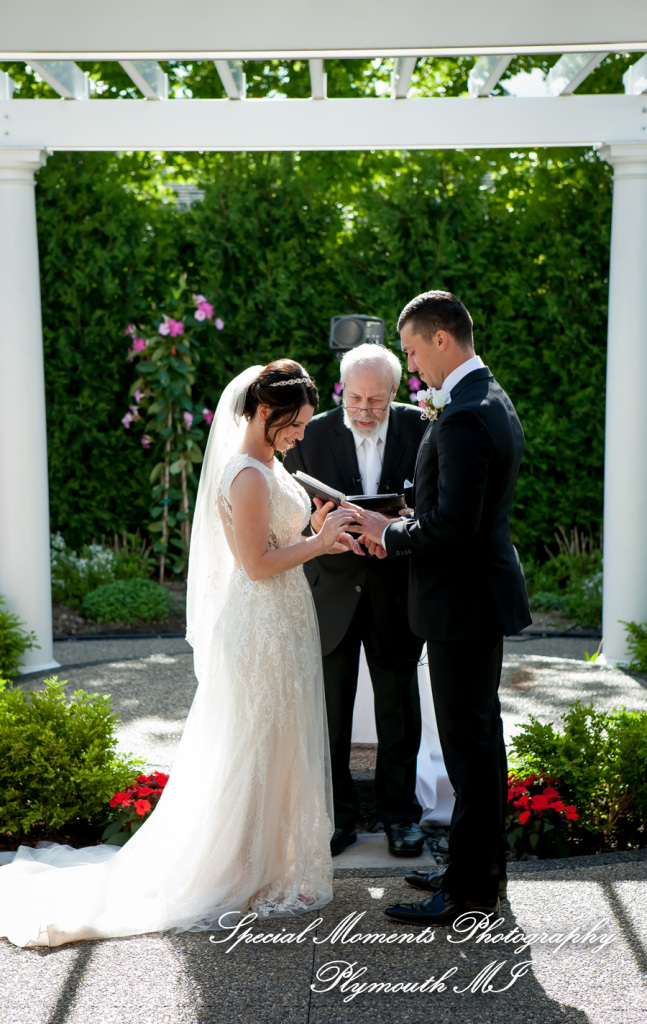 Reagan & Logan at Bentley Banquet Center Wyandotte MI wedding photography
