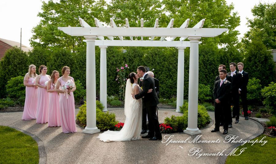 Reagan & Logan at Bentley Banquet Center Wyandotte MI wedding photography