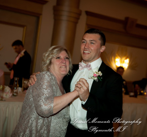 Reagan & Logan at Bentley Banquet Center Wyandotte MI wedding photography