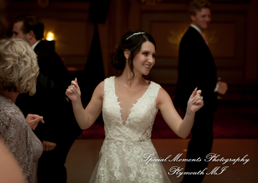 Reagan & Logan at Bentley Banquet Center Wyandotte MI wedding photography