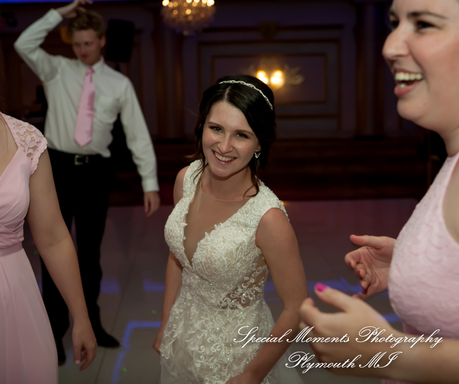 Reagan & Logan at Bentley Banquet Center Wyandotte MI wedding photography