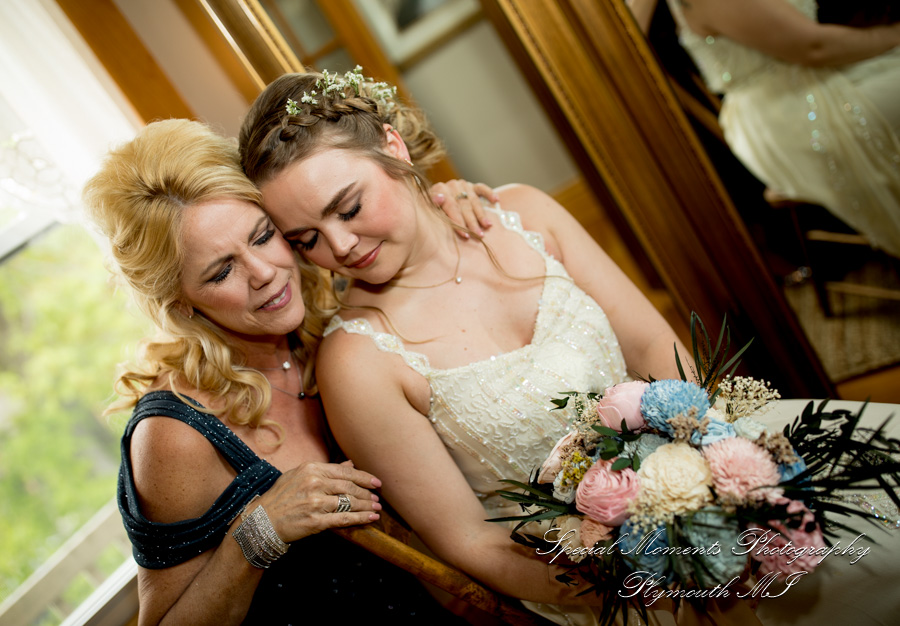 Lauren & Gabriel at Wellers Saline MI wedding photography