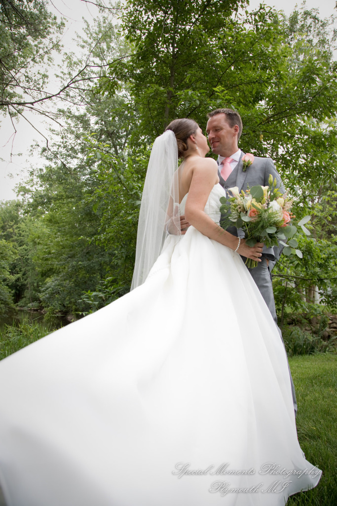 Laura & Chris at Wellers East Garden Saline MI wedding photography