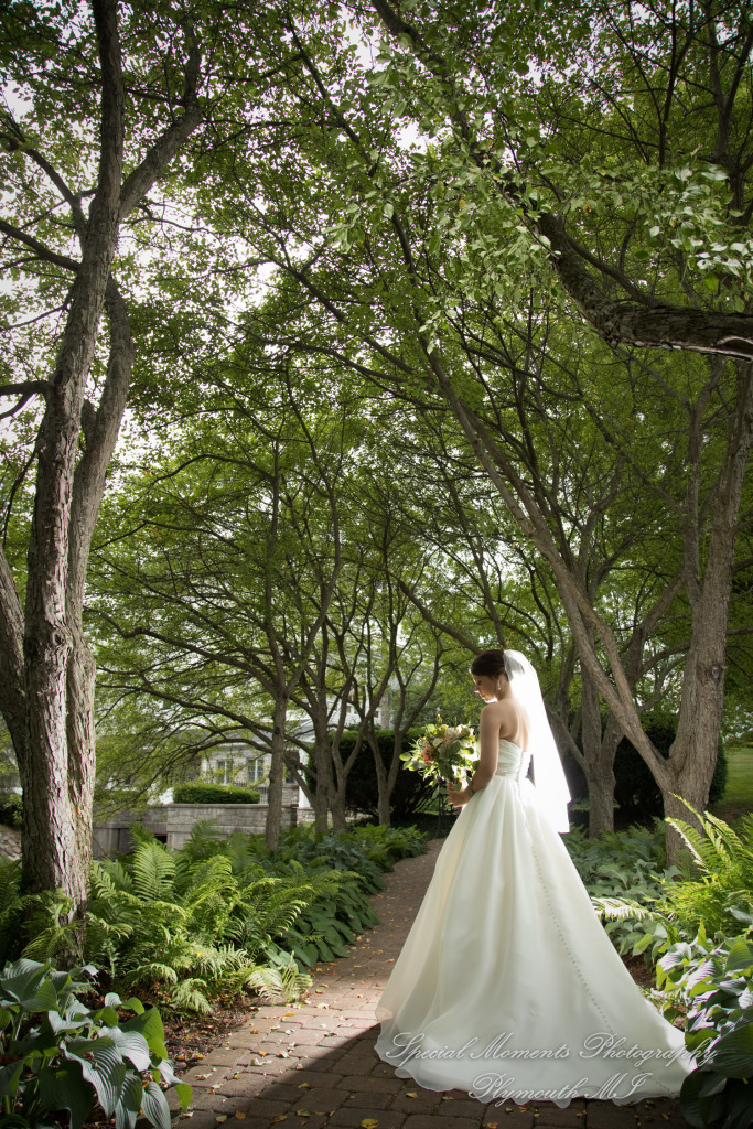 Laura & Chris at Wellers East Garden Saline MI wedding photography