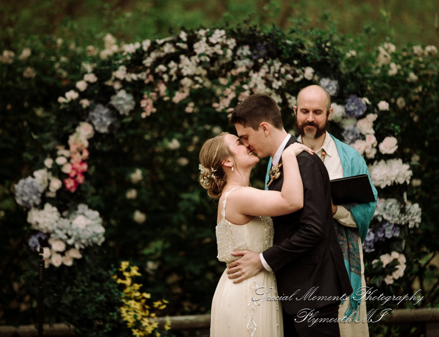 Lauren & Gabriel at Wellers Saline MI wedding photography