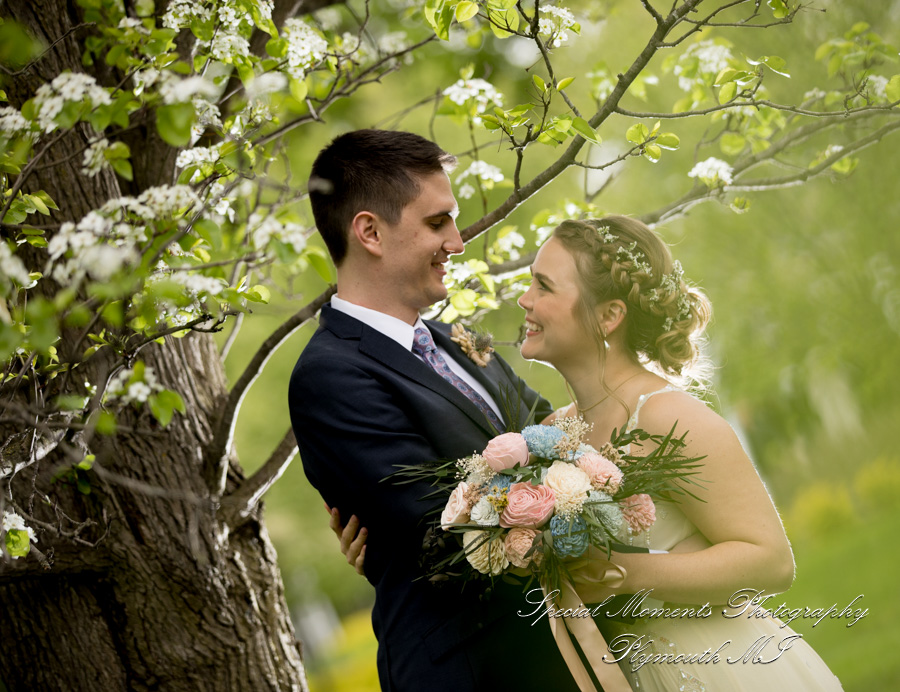 Lauren & Gabriel at Wellers Saline MI wedding photography