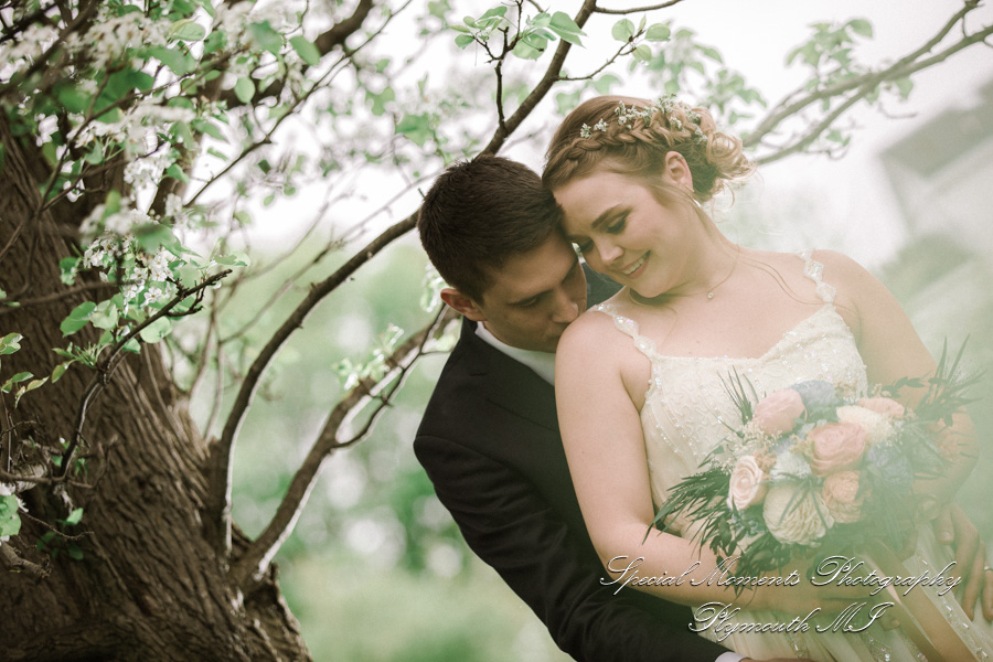 Lauren & Gabriel at Wellers Saline MI wedding photography