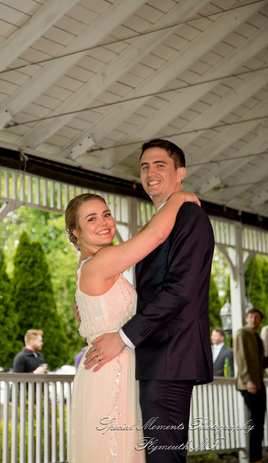 Lauren & Gabriel at Wellers Saline MI wedding photography