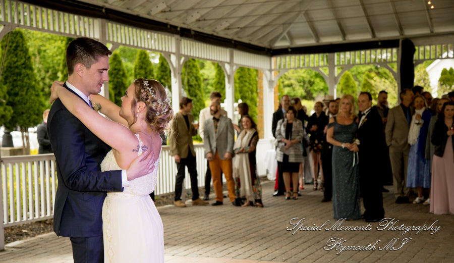 Lauren & Gabriel at Wellers Saline MI wedding photography