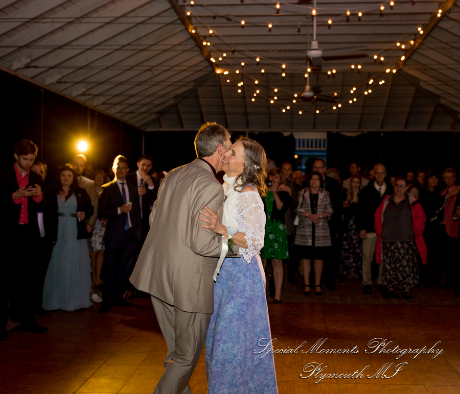 Lauren & Gabriel at Wellers Saline MI wedding photography