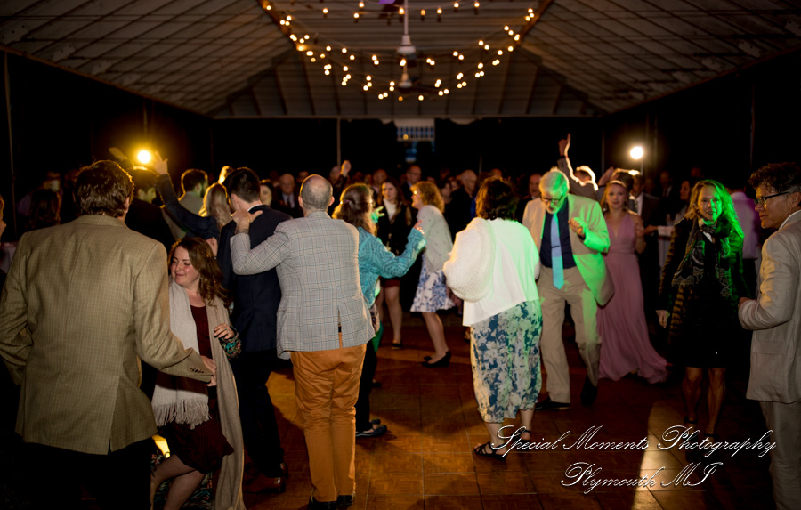 Lauren & Gabriel at Wellers Saline MI wedding photography