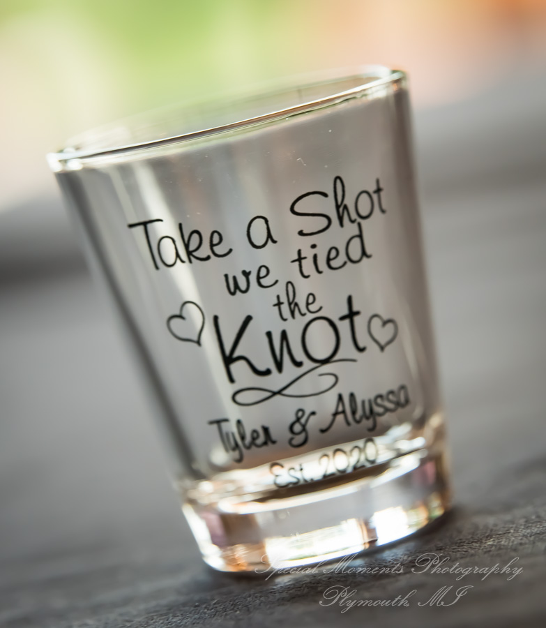 Alyssa & Tyler at Moose Ridge Golf Course South Lyon MI wedding photography