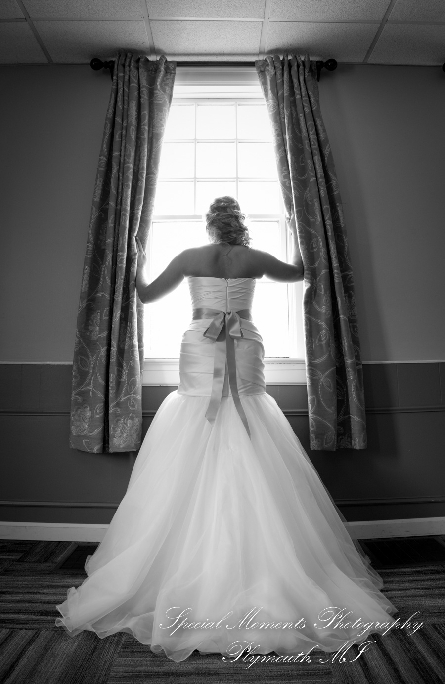 Heidi & Doug at Blossom Heath St. Clair Shores MI wedding photography