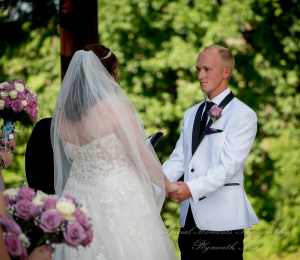 Alyssa & Tyler at Moose Ridge Golf Course South Lyon MI wedding photography