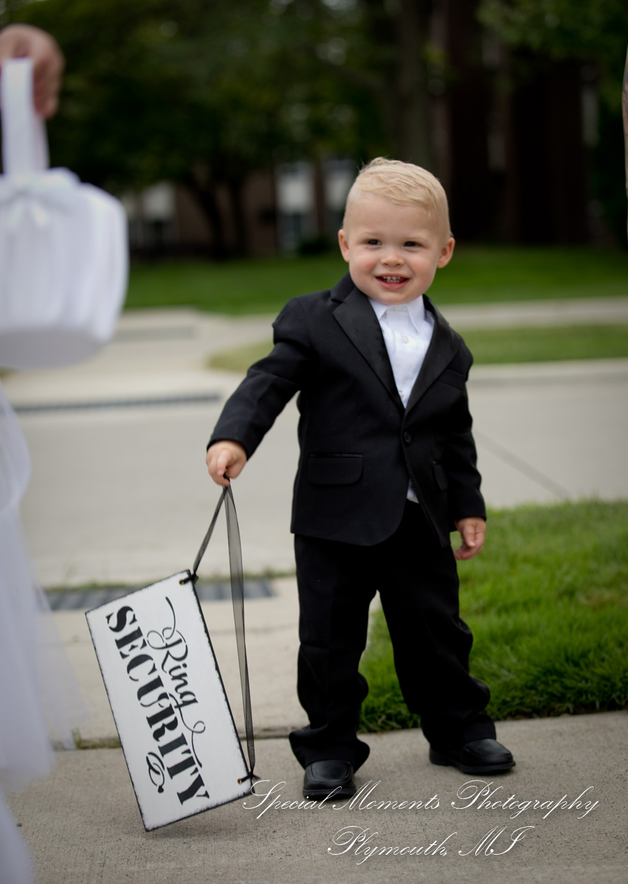 Heidi & Doug at Blossom Heath St. Clair Shores MI wedding photography