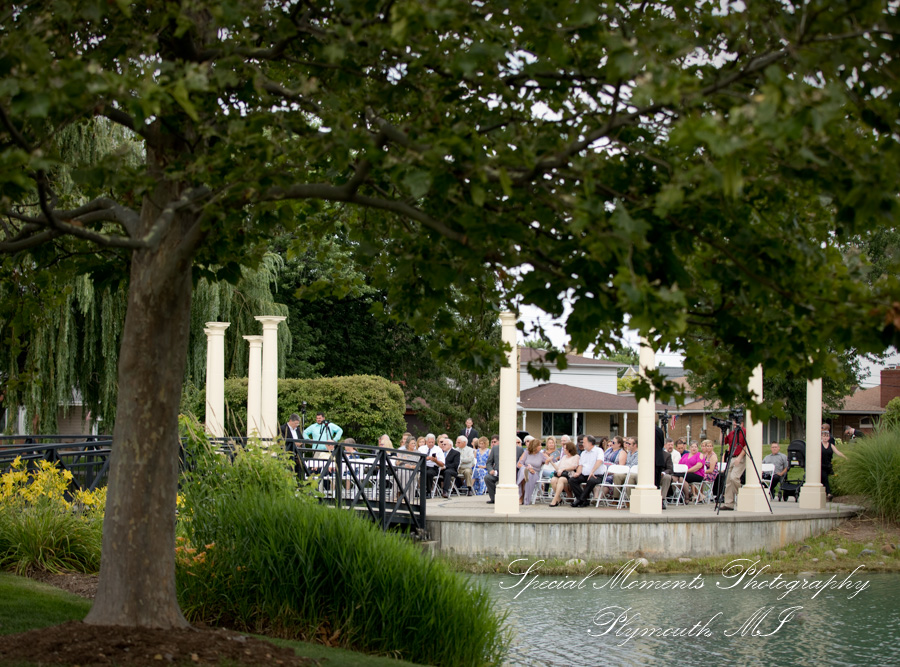 Heidi & Doug at Blossom Heath St. Clair Shores MI wedding photography