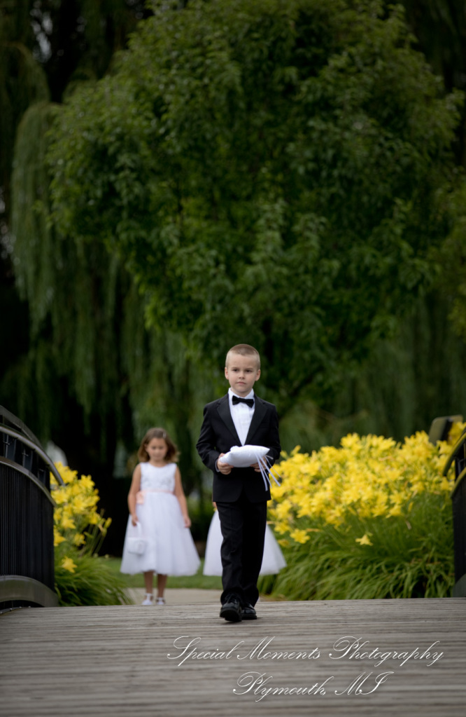Heidi & Doug at Blossom Heath St. Clair Shores MI wedding photography