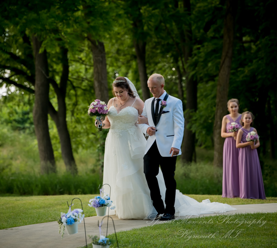 Alyssa & Tyler at Moose Ridge Golf Course South Lyon MI wedding photography