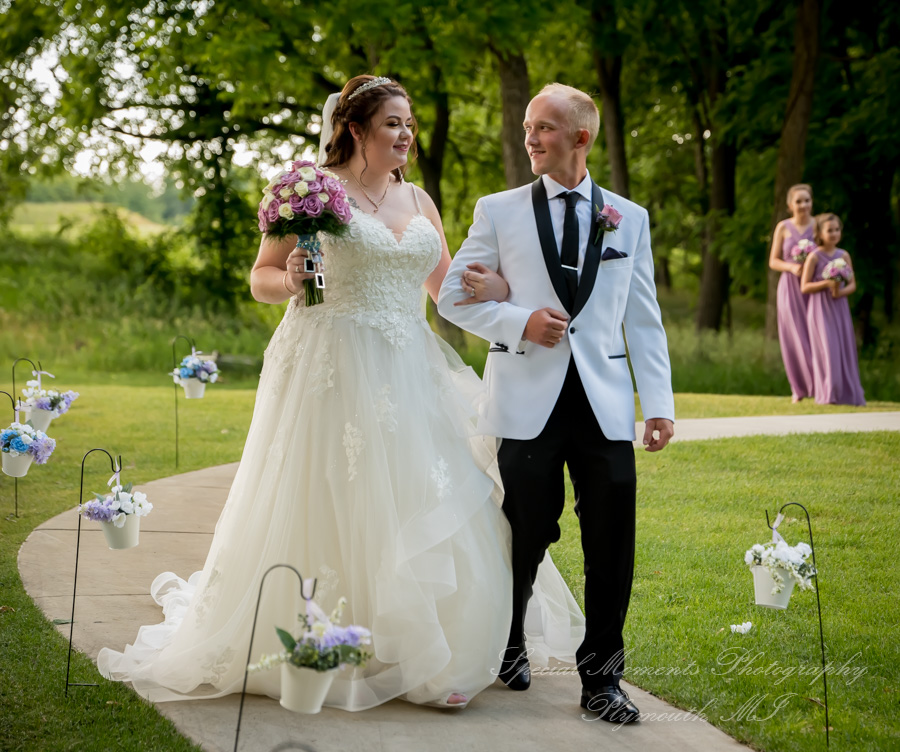 Alyssa & Tyler at Moose Ridge Golf Course South Lyon MI wedding photography
