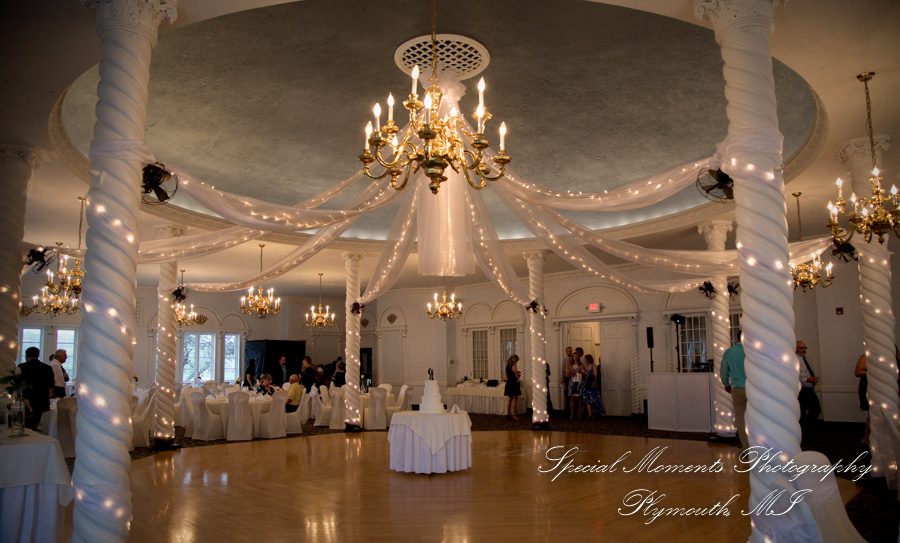 Heidi & Doug at Blossom Heath St. Clair Shores MI wedding photography