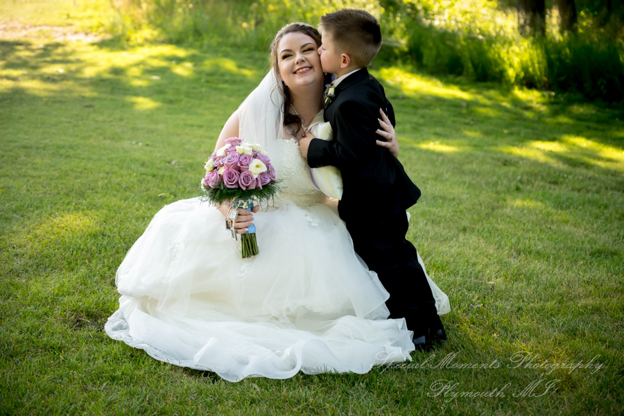 Alyssa & Tyler at Moose Ridge Golf Course South Lyon MI wedding photography